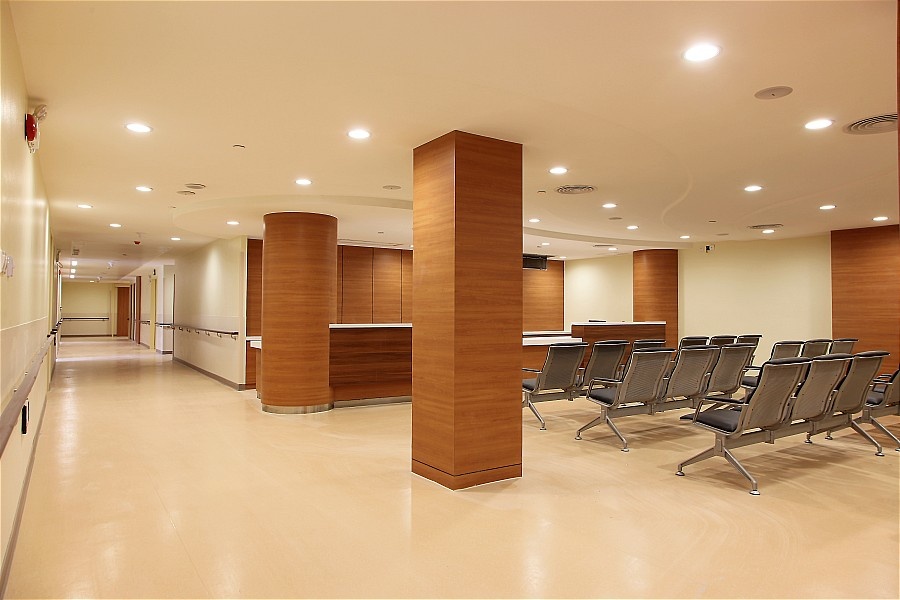 醫(yī)院-右江民族醫(yī)學(xué)院附屬醫(yī)院門(mén)診樓改造室內(nèi)裝修工程